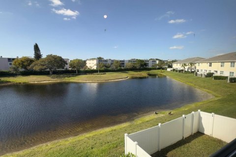 Townhouse in Deerfield Beach, Florida 3 bedrooms, 166.02 sq.m. № 2155082 - photo 17