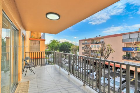 Copropriété à vendre à Hialeah, Floride: 2 chambres, 92.72 m2 № 1953994 - photo 27