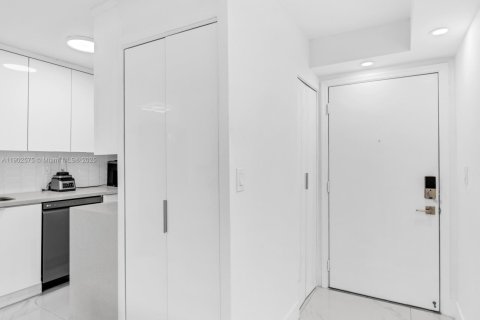 Copropriété à vendre à Hialeah, Floride: 2 chambres, 92.72 m2 № 1953994 - photo 5