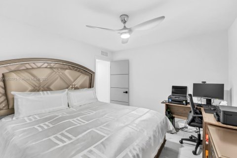 Copropriété à vendre à Hialeah, Floride: 2 chambres, 92.72 m2 № 1953994 - photo 24