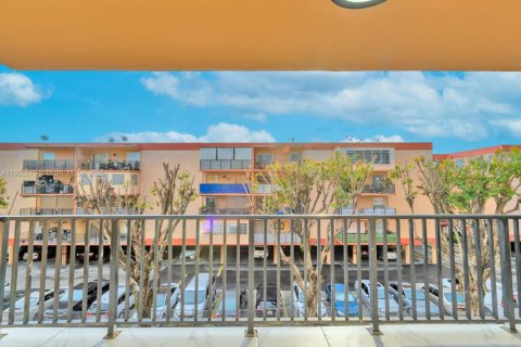 Copropriété à vendre à Hialeah, Floride: 2 chambres, 92.72 m2 № 1953994 - photo 26