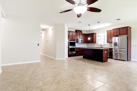 Casa en venta en Kissimmee, Florida, 4 dormitorios, 215.44 m2 № 2138438 - foto 3