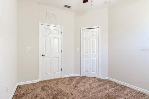 Casa en venta en Kissimmee, Florida, 4 dormitorios, 215.44 m2 № 2138438 - foto 19