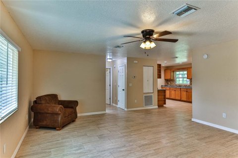 House in Dunnellon, Florida 2 bedrooms, 109.9 sq.m. № 2151340 - photo 6