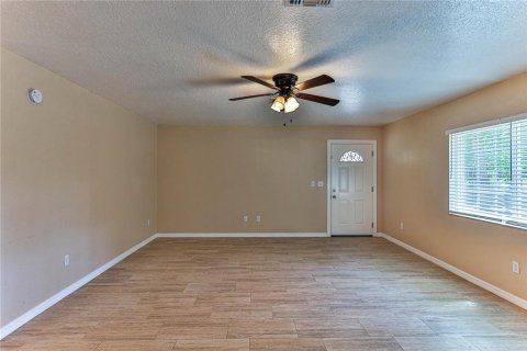 House in Dunnellon, Florida 2 bedrooms, 109.9 sq.m. № 2151340 - photo 5