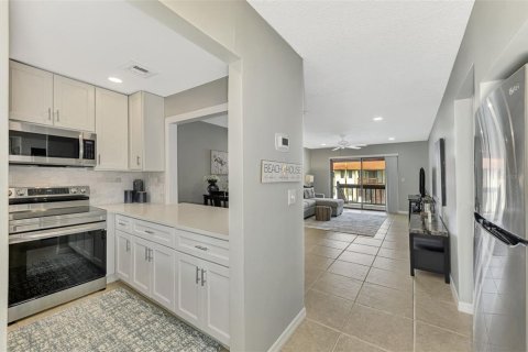 Condo in Sarasota, Florida, 1 bedroom  № 1556157 - photo 10