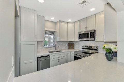 Condo in Sarasota, Florida, 1 bedroom  № 1556157 - photo 23