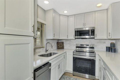 Condo in Sarasota, Florida, 1 bedroom  № 1556157 - photo 26