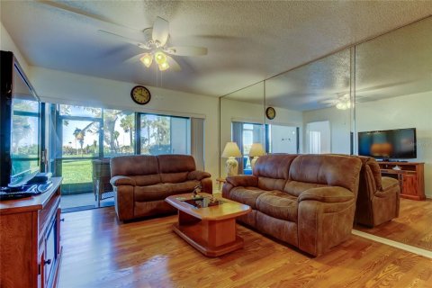 Condominio en venta en Saint Petersburg, Florida, 2 dormitorios, 85.01 m2 № 1567652 - foto 10