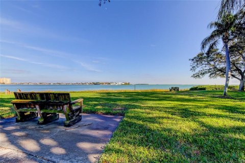 Condominio en venta en Saint Petersburg, Florida, 2 dormitorios, 85.01 m2 № 1567652 - foto 28