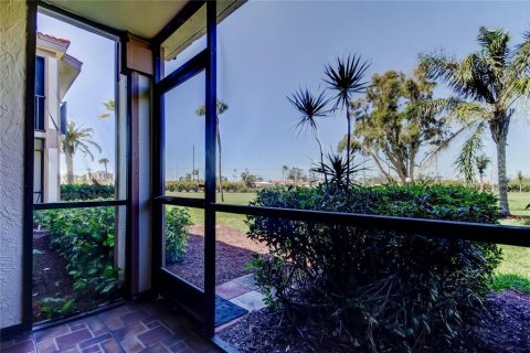 Condominio en venta en Saint Petersburg, Florida, 2 dormitorios, 85.01 m2 № 1567652 - foto 12
