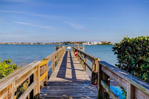 Condominio en venta en Saint Petersburg, Florida, 2 dormitorios, 85.01 m2 № 1567652 - foto 27