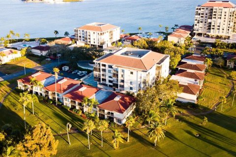 Condominio en venta en Saint Petersburg, Florida, 2 dormitorios, 85.01 m2 № 1567652 - foto 1