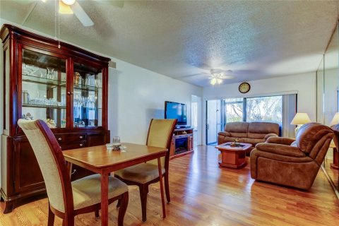 Condominio en venta en Saint Petersburg, Florida, 2 dormitorios, 85.01 m2 № 1567652 - foto 8