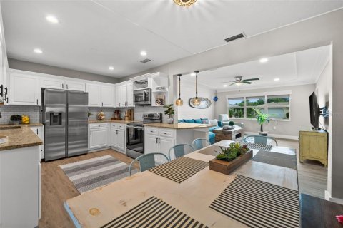Купить виллу или дом в Сарасота, Флорида 4 комнаты, 168.71м2, № 1907734 - фото 5