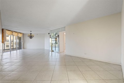Copropriété à vendre à Lauderhill, Floride: 3 chambres, 183.2 m2 № 2090569 - photo 3