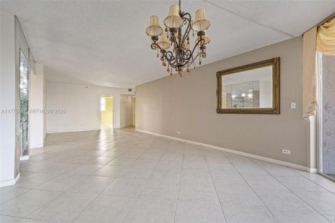 Copropriété à vendre à Lauderhill, Floride: 3 chambres, 183.2 m2 № 2090569 - photo 8