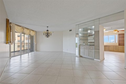 Copropriété à vendre à Lauderhill, Floride: 3 chambres, 183.2 m2 № 2090569 - photo 6