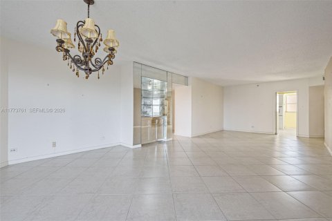 Copropriété à vendre à Lauderhill, Floride: 3 chambres, 183.2 m2 № 2090569 - photo 9