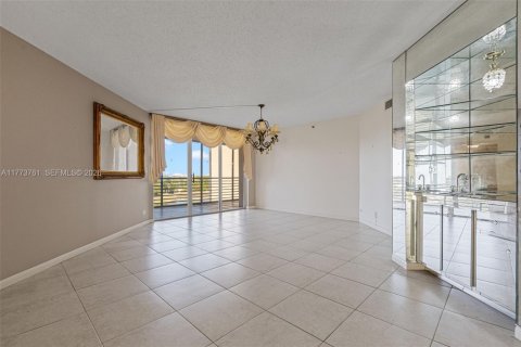 Copropriété à vendre à Lauderhill, Floride: 3 chambres, 183.2 m2 № 2090569 - photo 7