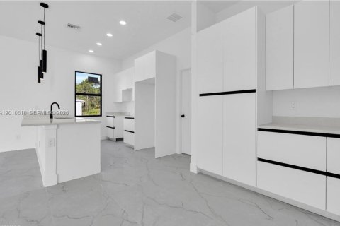Villa ou maison à vendre à Lehigh Acres, Floride: 3 chambres № 2171054 - photo 4