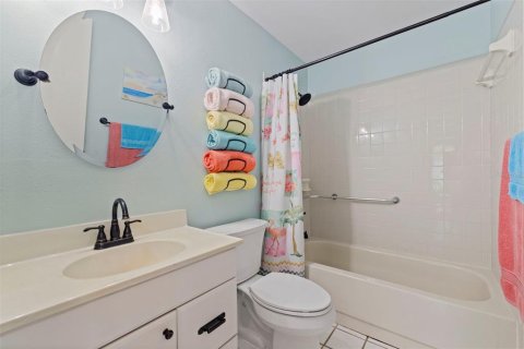 House in Pinellas Park, Florida 3 bedrooms, 92.72 sq.m. № 2428876 - photo 23