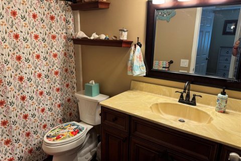 House in Port Richey, Florida 2 bedrooms, 118.36 sq.m. № 2239671 - photo 9