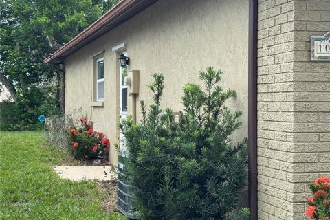 House in Port Richey, Florida 2 bedrooms, 118.36 sq.m. № 2239671 - photo 18