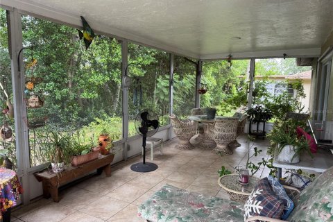 House in Port Richey, Florida 2 bedrooms, 118.36 sq.m. № 2239671 - photo 14