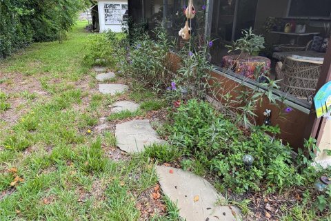 House in Port Richey, Florida 2 bedrooms, 118.36 sq.m. № 2239671 - photo 16