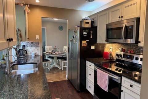 House in Port Richey, Florida 2 bedrooms, 118.36 sq.m. № 2239671 - photo 7