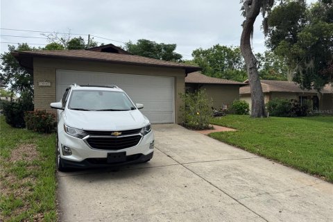 House in Port Richey, Florida 2 bedrooms, 118.36 sq.m. № 2239671 - photo 19