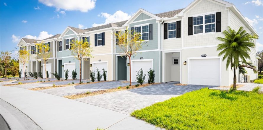 Townhouse in Davenport, Florida 3 bedrooms, 155.52 sq.m. № 1905370