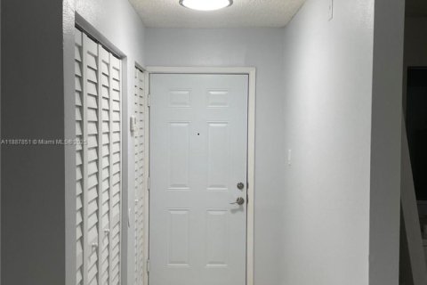 Снять в аренду кондоминиум в Корал-Спрингс, Флорида 2 спальни, 103.49м2, № 1942027 - фото 10