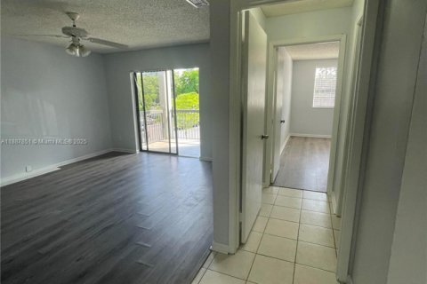 Снять в аренду кондоминиум в Корал-Спрингс, Флорида 2 спальни, 103.49м2, № 1942027 - фото 13