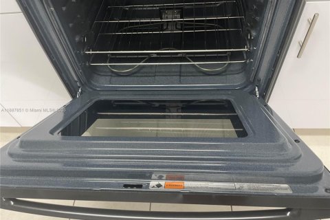 Снять в аренду кондоминиум в Корал-Спрингс, Флорида 2 спальни, 103.49м2, № 1942027 - фото 19