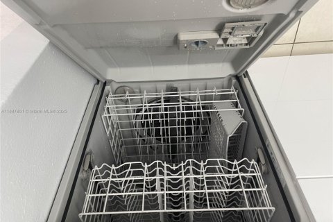 Снять в аренду кондоминиум в Корал-Спрингс, Флорида 2 спальни, 103.49м2, № 1942027 - фото 18