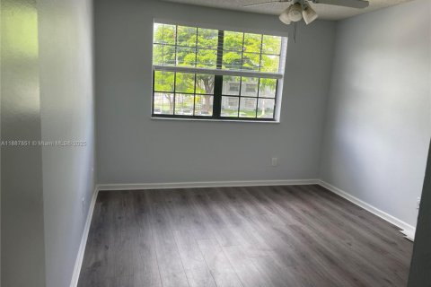 Снять в аренду кондоминиум в Корал-Спрингс, Флорида 2 спальни, 103.49м2, № 1942027 - фото 24