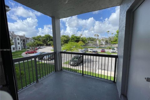 Снять в аренду кондоминиум в Корал-Спрингс, Флорида 2 спальни, 103.49м2, № 1942027 - фото 12