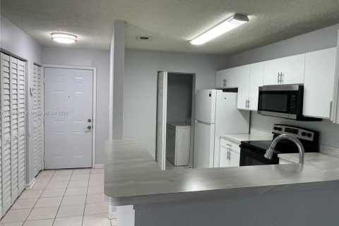 Снять в аренду кондоминиум в Корал-Спрингс, Флорида 2 спальни, 103.49м2, № 1942027 - фото 22