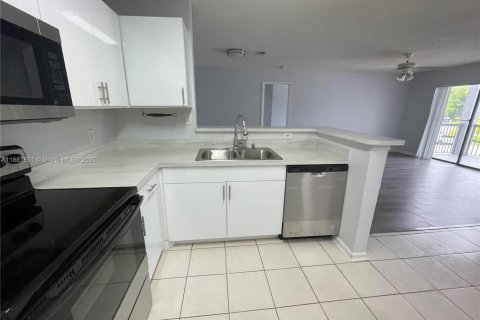 Снять в аренду кондоминиум в Корал-Спрингс, Флорида 2 спальни, 103.49м2, № 1942027 - фото 5