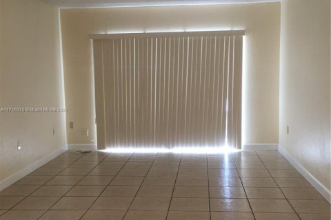 Condo in Miami, Florida, 1 bedroom  № 1695434 - photo 9