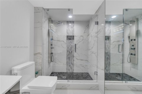 Condo in Miami, Florida, 3 bedrooms  № 2038369 - photo 28