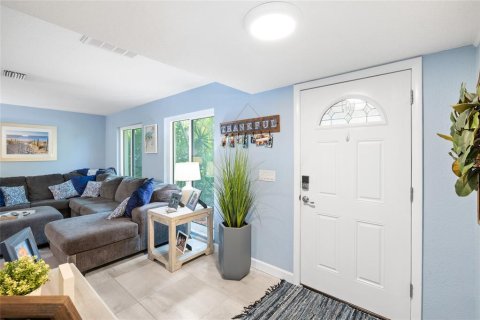 House in Dunedin, Florida 3 bedrooms, 153.1 sq.m. № 2210478 - photo 6