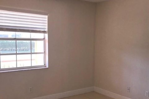 Condo in Pembroke Pines, Florida, 2 bedrooms  № 1709564 - photo 6