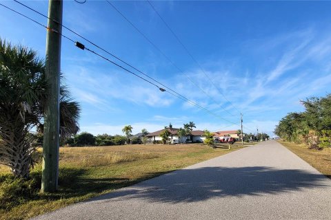 Terreno en venta en Port Charlotte, Florida № 2104731 - foto 3