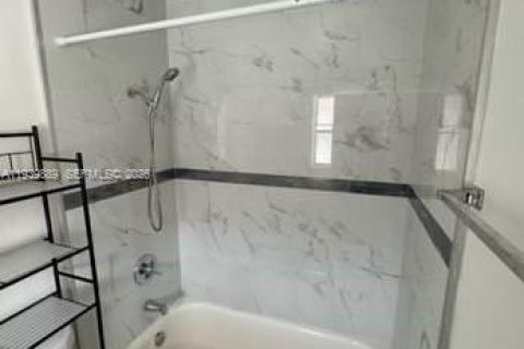 Appartement à louer à North Lauderdale, Floride: 2 chambres, 89.19 m2 № 1997213 - photo 13