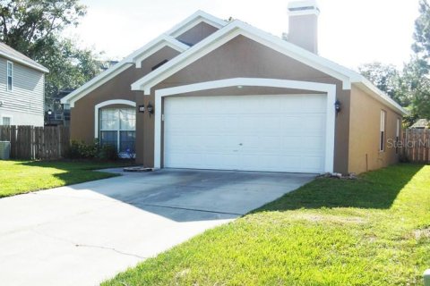 Casa en alquiler en Lake Mary, Florida, 3 dormitorios, 131.27 m2 № 1908055 - foto 1