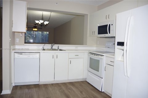 Снять в аренду кондоминиум в Тамарак, Флорида 2 спальни, 107.12м2, № 2046008 - фото 22