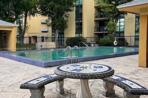 Condominio en alquiler en Miami, Florida, 2 dormitorios, 83.43 m2 № 1954413 - foto 25